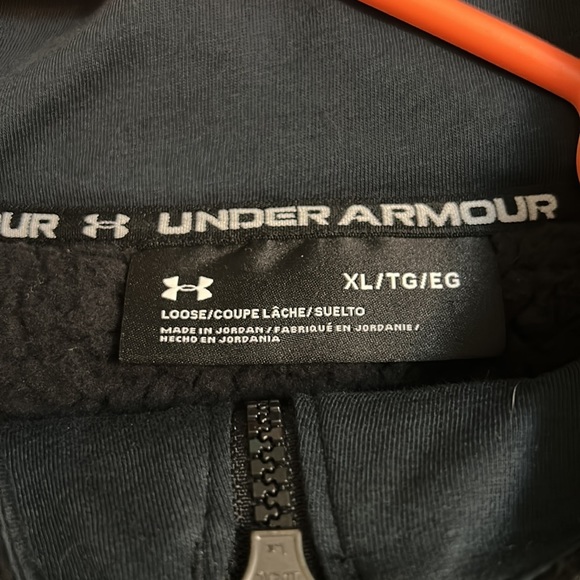 Under-amour Fleece Zip up - Picture 2 of 3